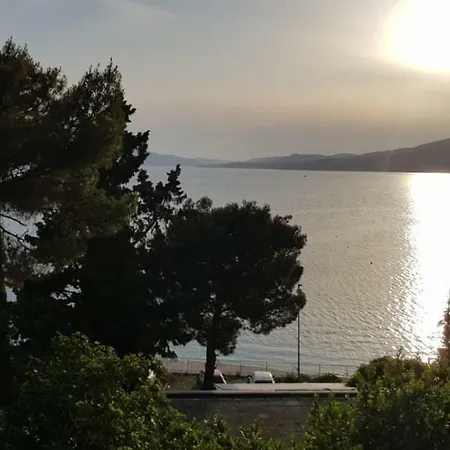 Marina Διαμέρισμα Τρογκίρ