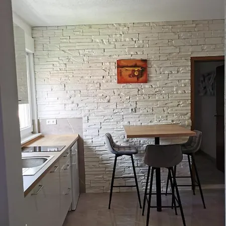 Marina * 特罗吉尔