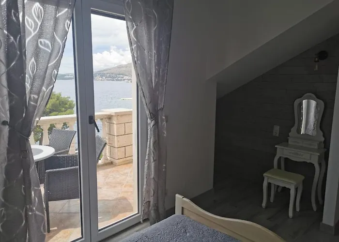 Marina * Τρογκίρ