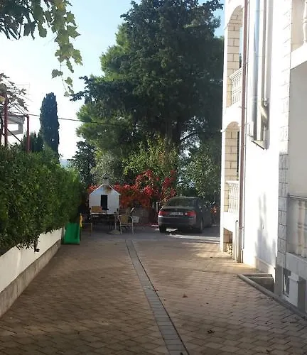 Marina Διαμέρισμα Τρογκίρ